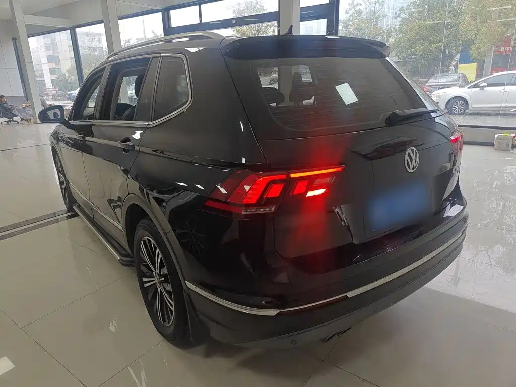 Volkswagen Tiguan L 2019 — фото 23
