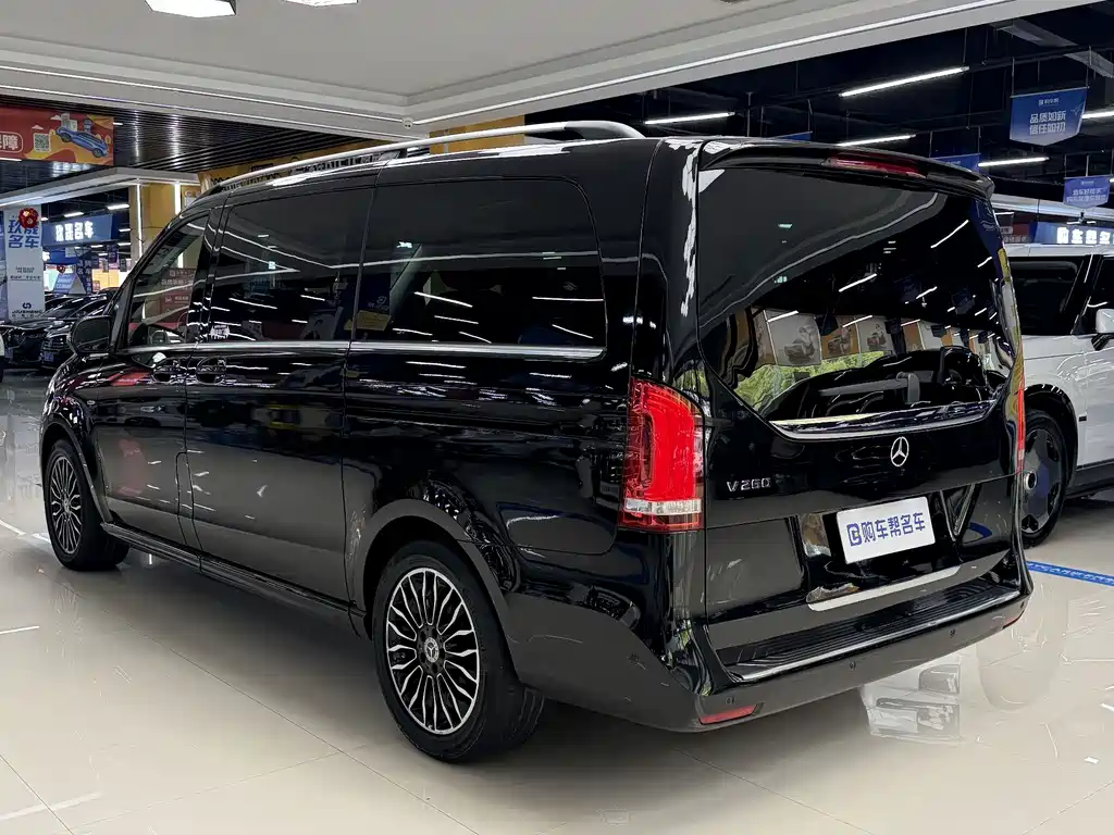Mercedes-Benz V-Class 2020 — фото 23