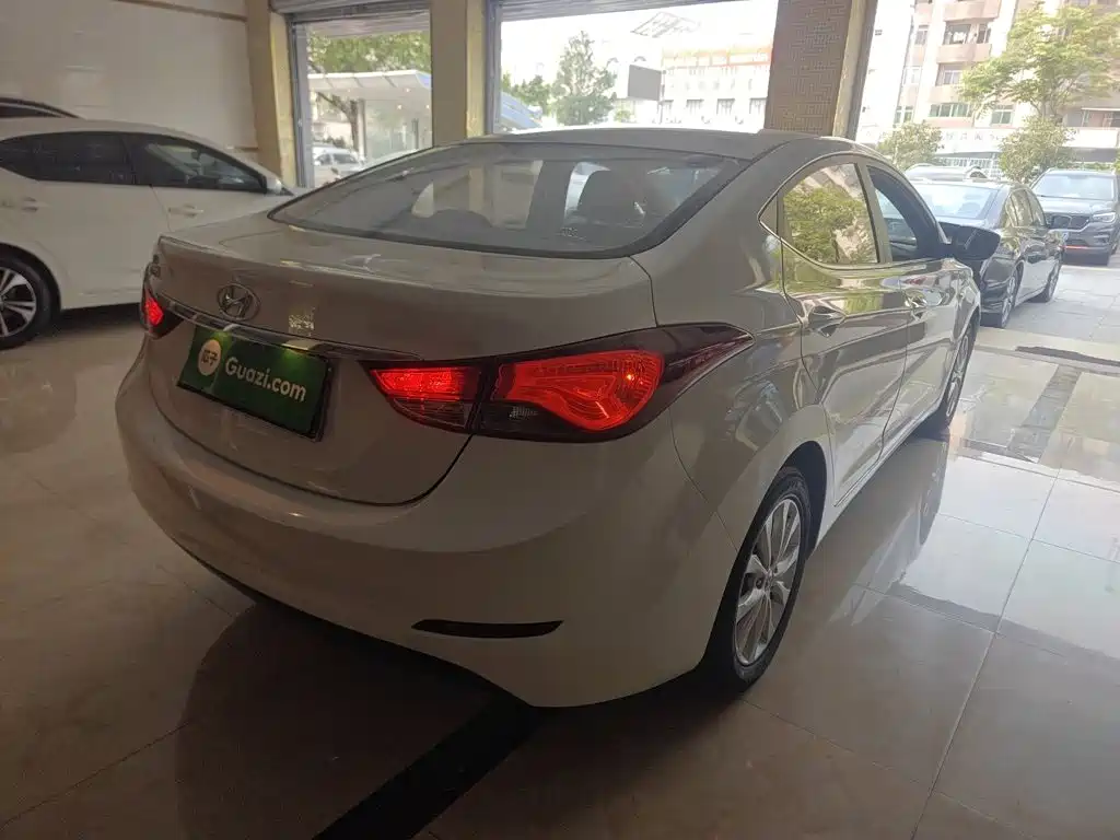 Hyundai Elantra 2018