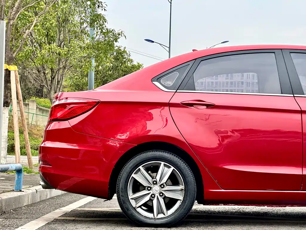 Changan Eado 2016 — фото 5