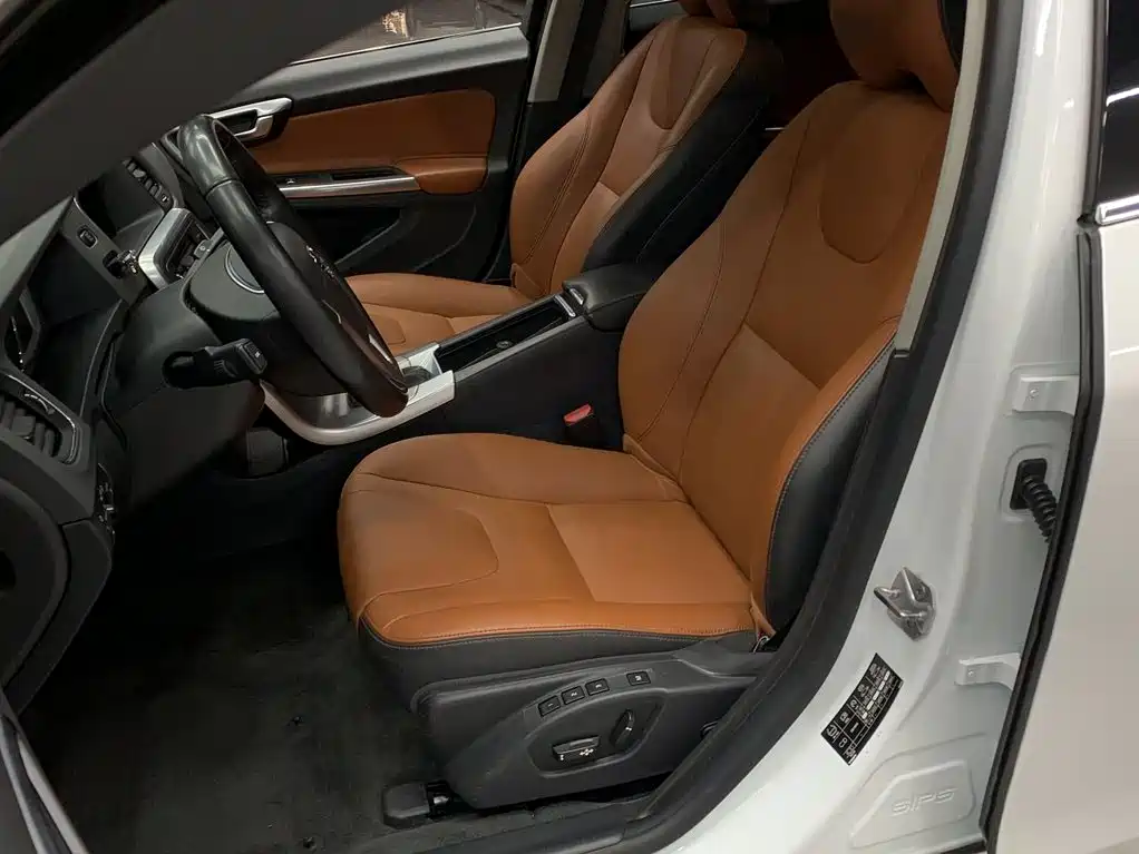 Volvo S60 2018 — фото 15