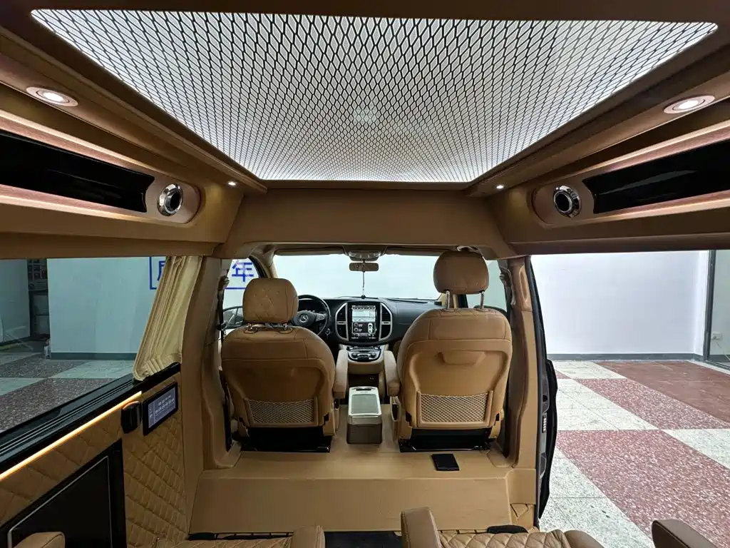Mercedes-Benz Vito 2017 — фото 30