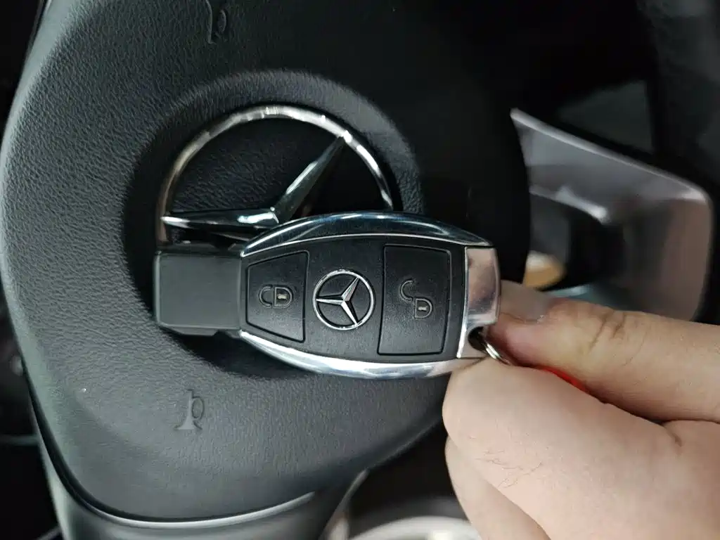 Mercedes-Benz GLC 2017 — фото 17