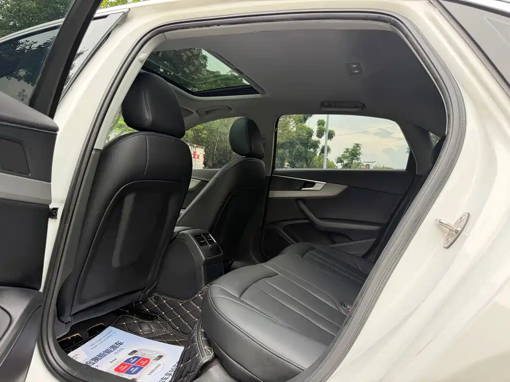 Audi A4L 2018