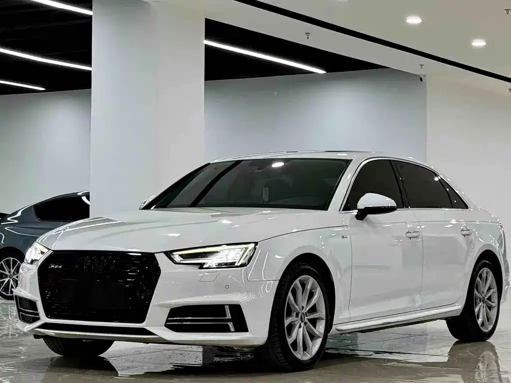 Audi A4L 2018 — фото 1