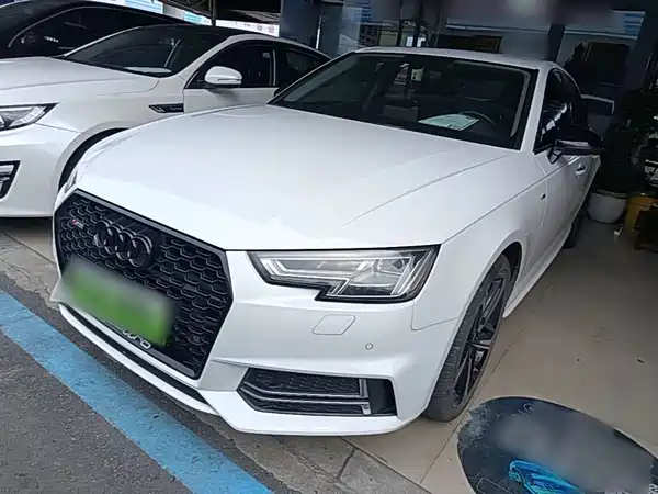 Audi A4L 2018