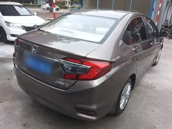 Honda Greiz 2016