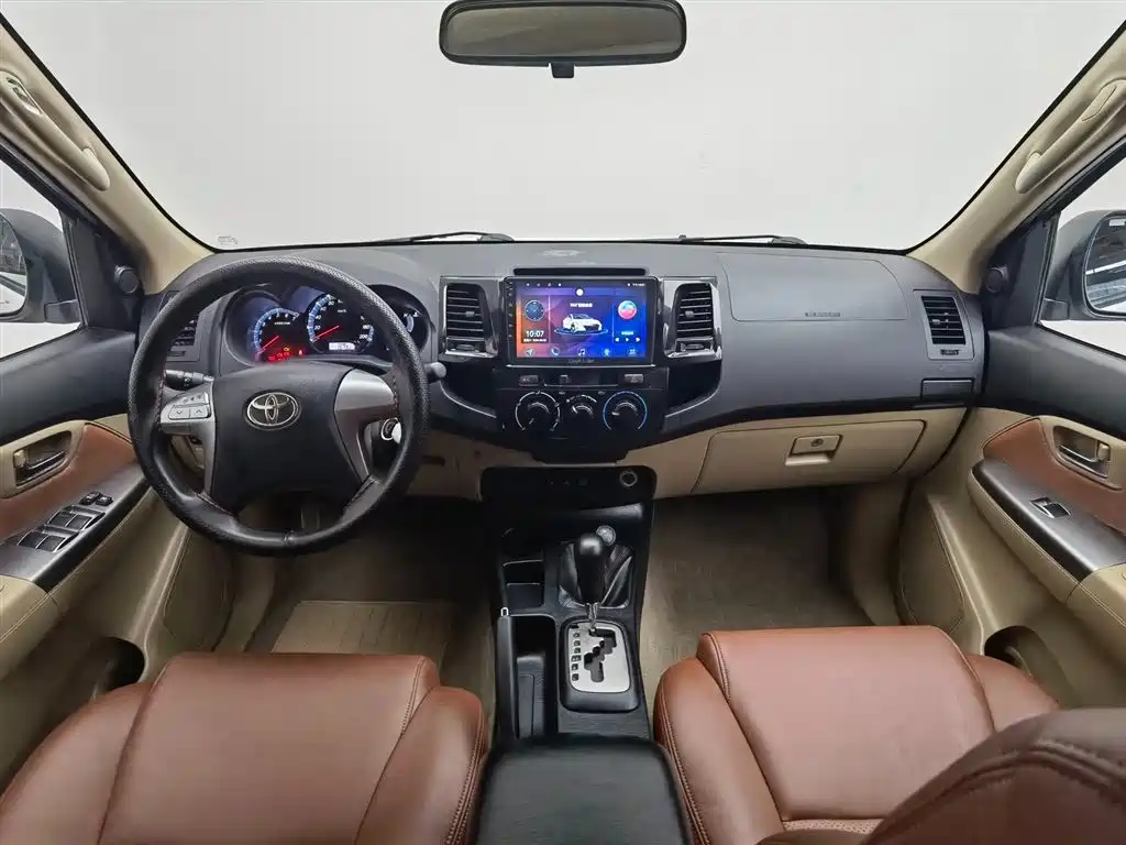 Toyota Fortuner 2016 — фото 24