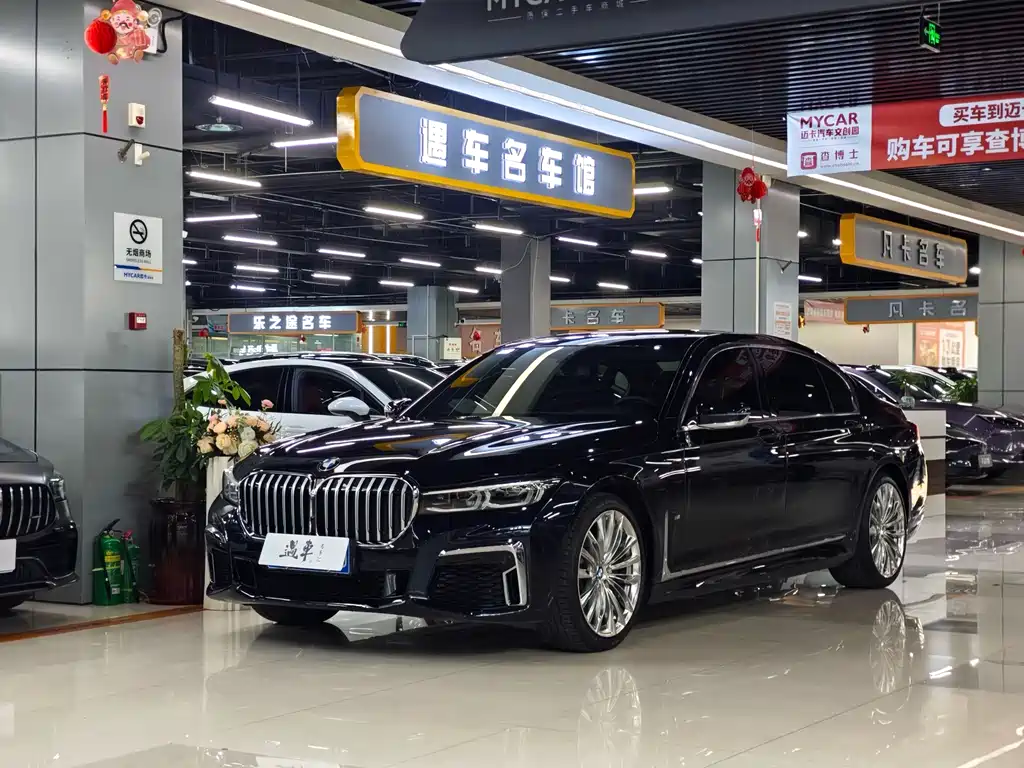BMW 7 Series 2021 — фото 1