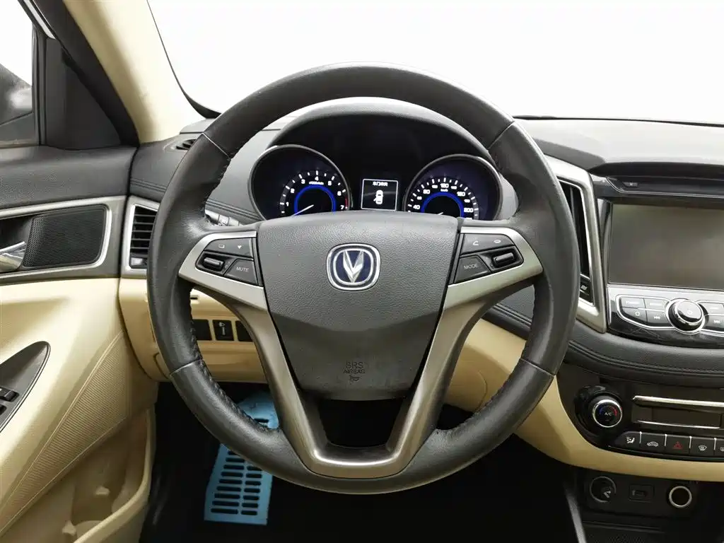 Changan Eado 2017 — фото 11