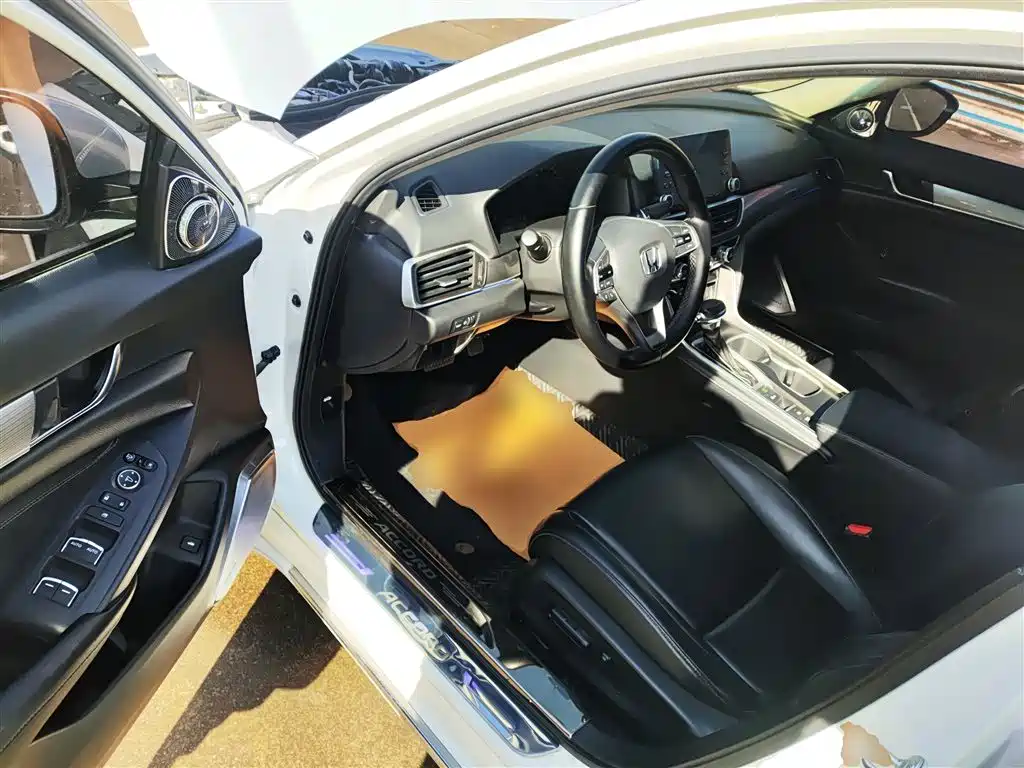 Honda Accord 2019 — фото 16
