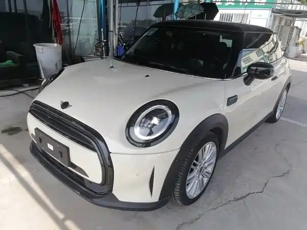 MINI MINI 2023