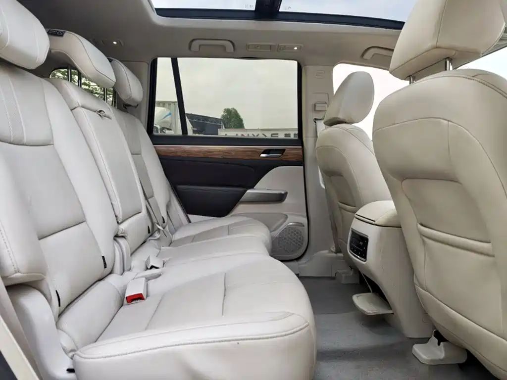 GAC Trumpchi GS8 2017 — фото 17