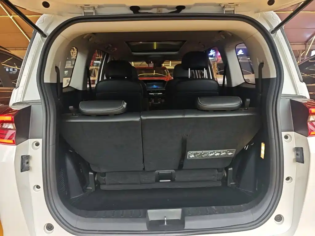 GAC Trumpchi M6 2020 — фото 15