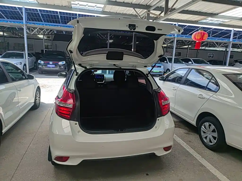 Toyota Yaris L 2018 — фото 19