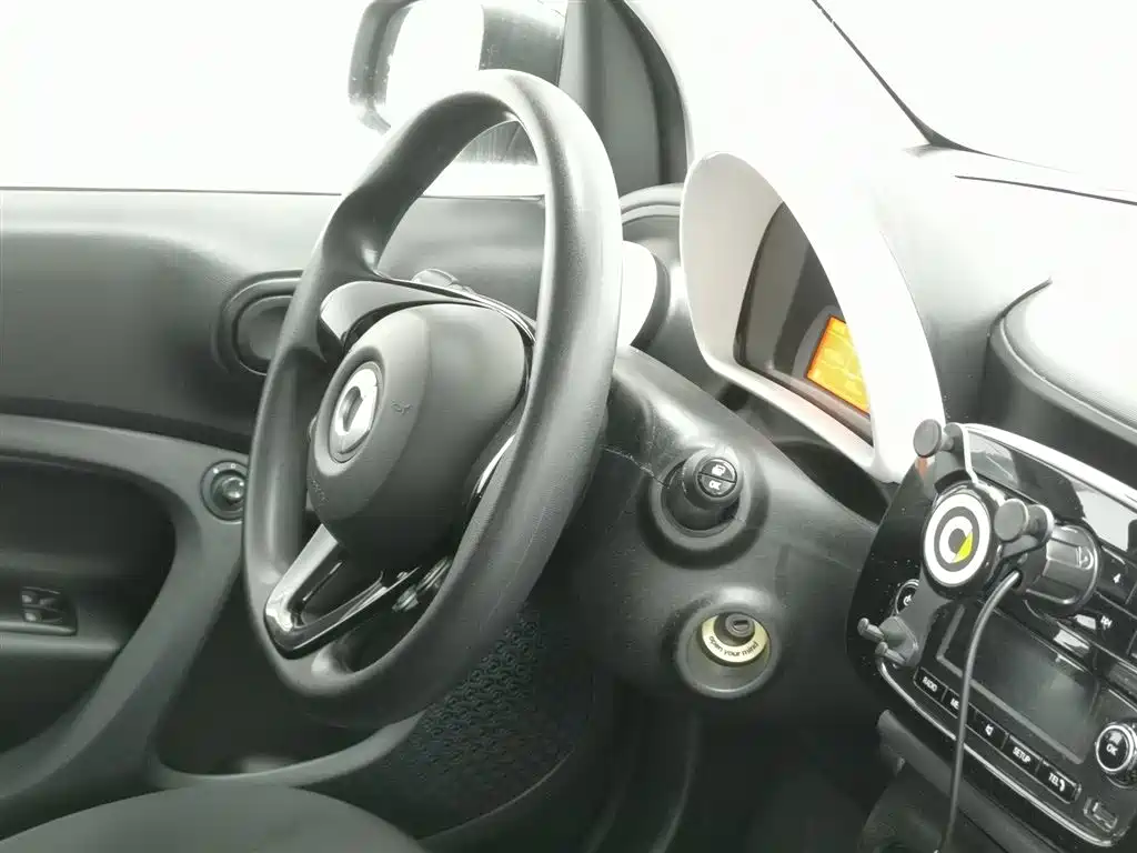 smart Fortwo 2018 — фото 22