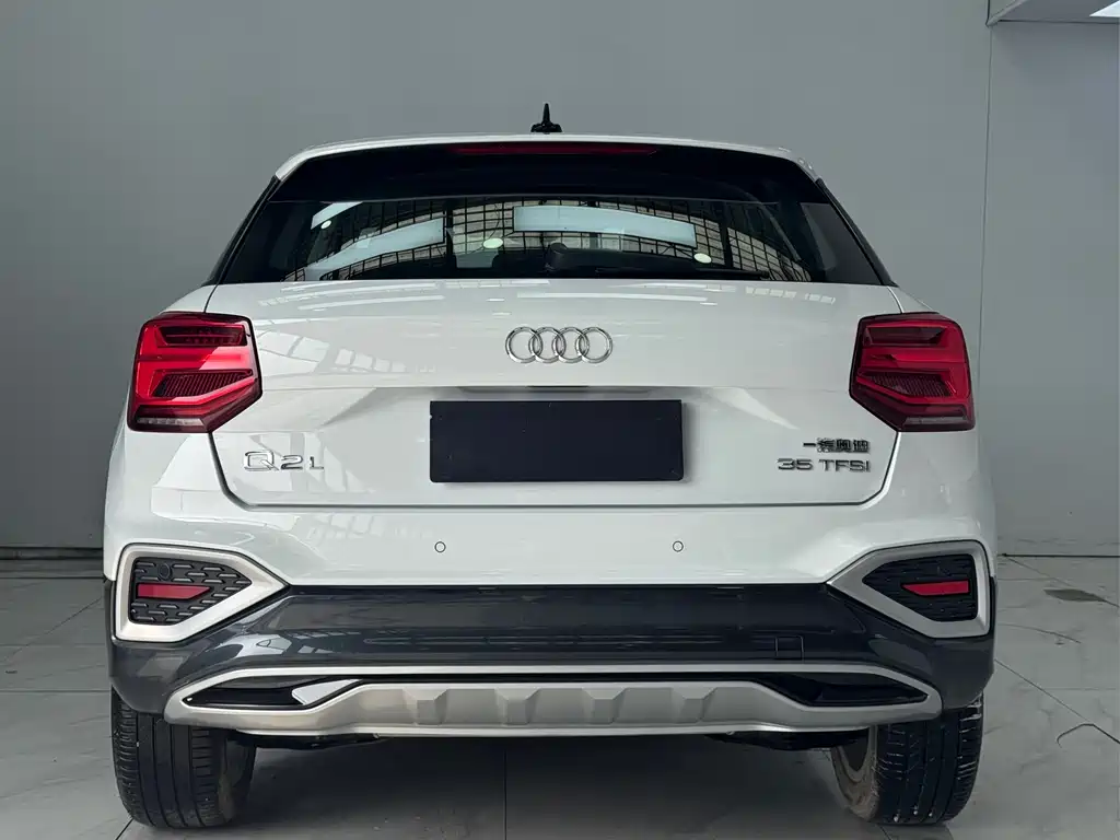 Audi Q2L 2021