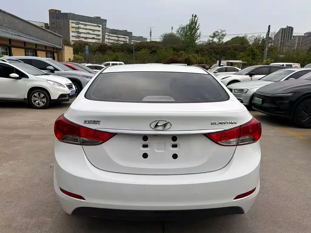 Hyundai Elantra Langdong 2016 — фото 8