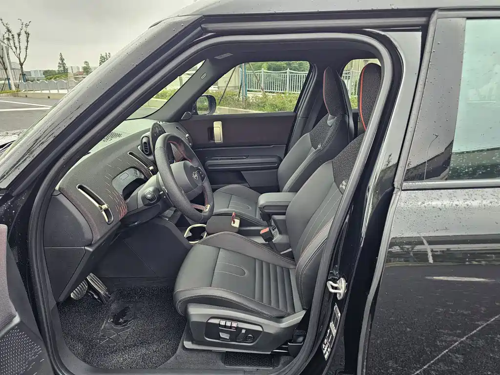 MINI JCW Countryman 2024