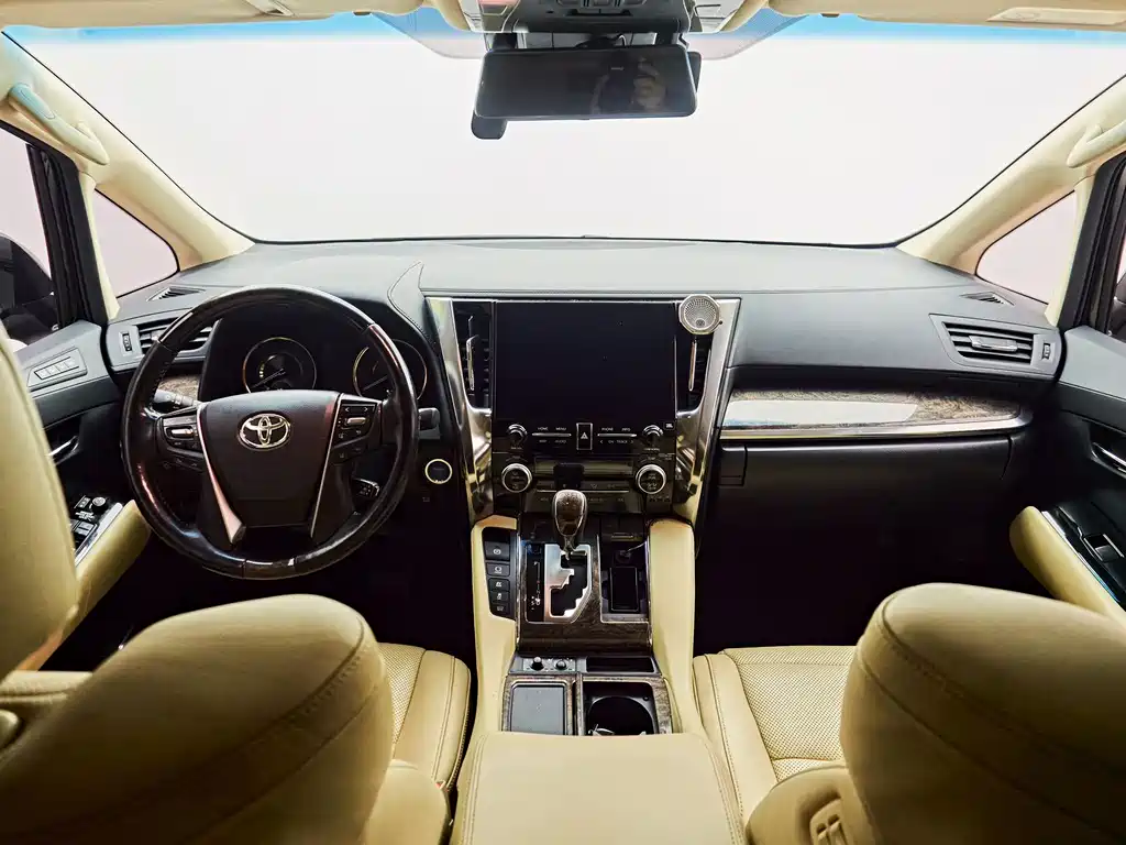 Toyota Alphard 2021 — фото 10