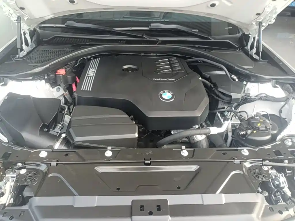 BMW 3 Series 2022 — фото 16