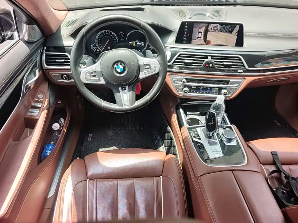 BMW 7 Series 2019 — фото 11