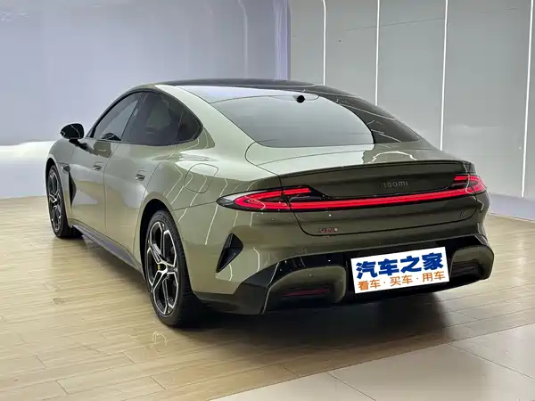 Xiaomi SU7 2025