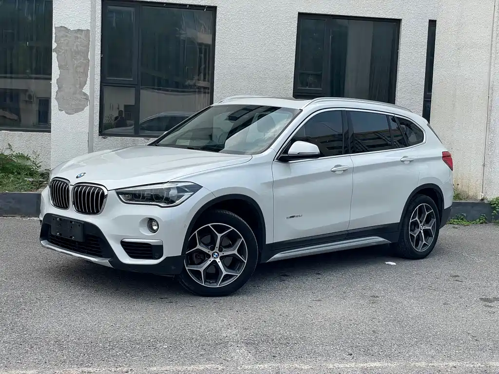 BMW X1 2017 — фото 1