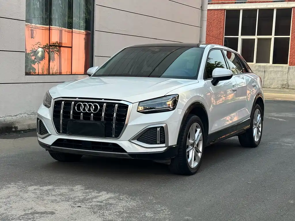 Audi Q2L