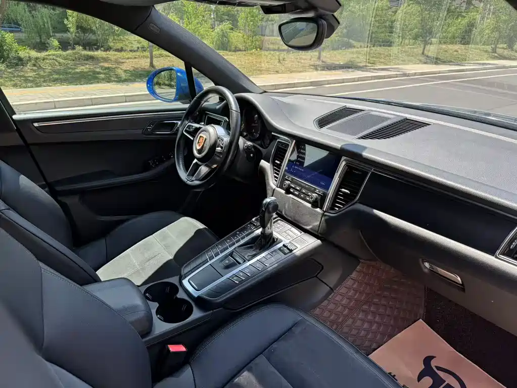 Porsche Macan 2016 — фото 18