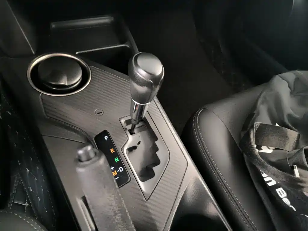 Toyota RAV4 2015 — фото 10