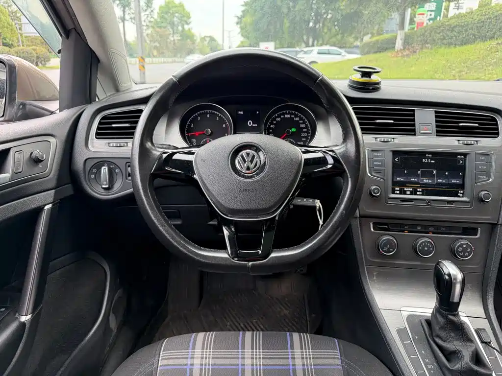 Volkswagen Golf 2016 — фото 14