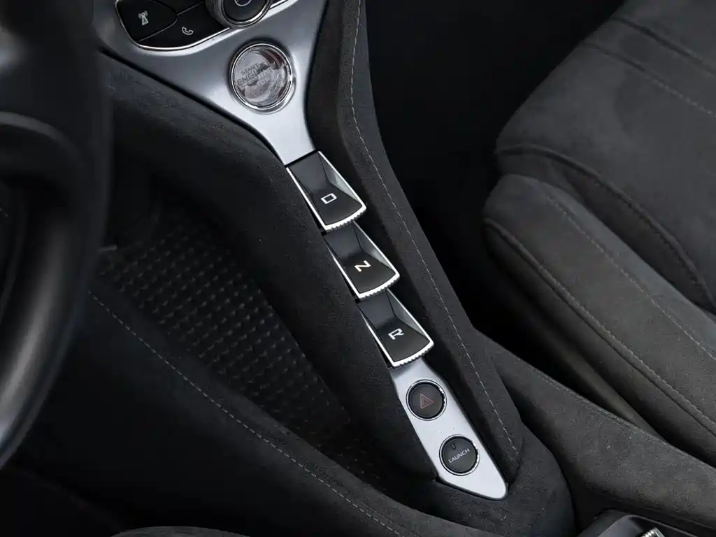 McLaren 720S 2019 — фото 17