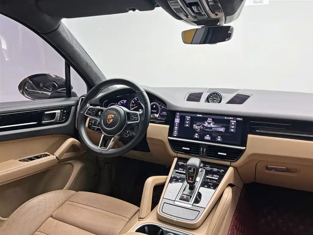 Porsche Cayenne Hybrid 2019 — фото 27