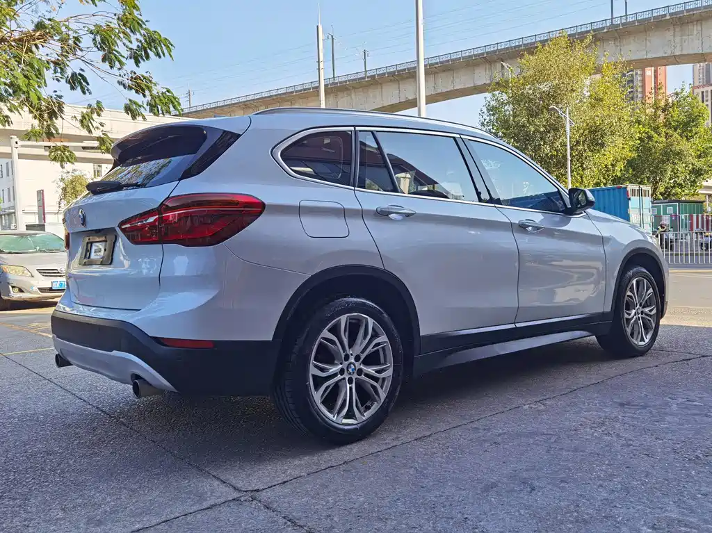 BMW X1 2017 — фото 4