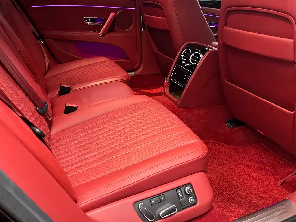 Bentley Flying Spur 2017 — фото 12