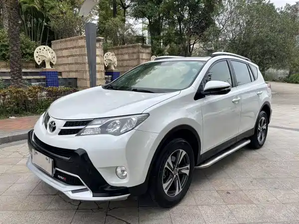 Toyota RAV4 2015