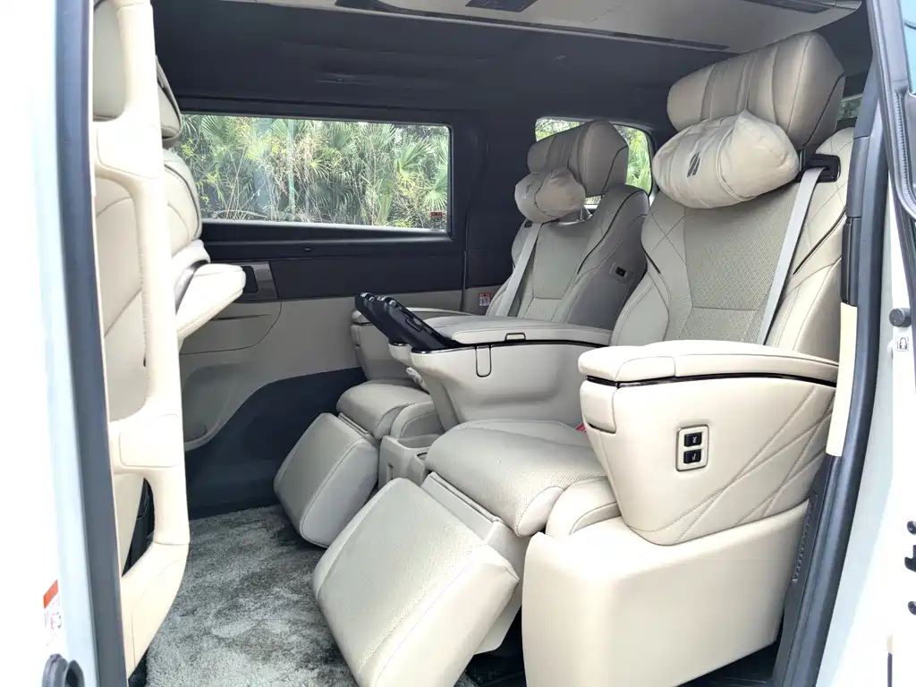 Toyota Alphard 2024 — фото 20