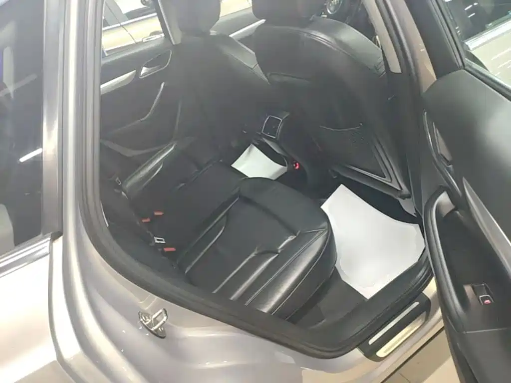 Audi Q3 2015 — фото 13