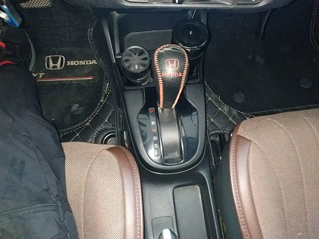 Honda Fit 2018 — фото 10