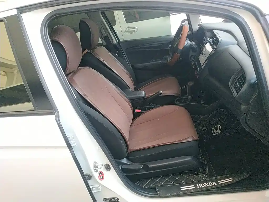 Honda Fit 2018 — фото 20