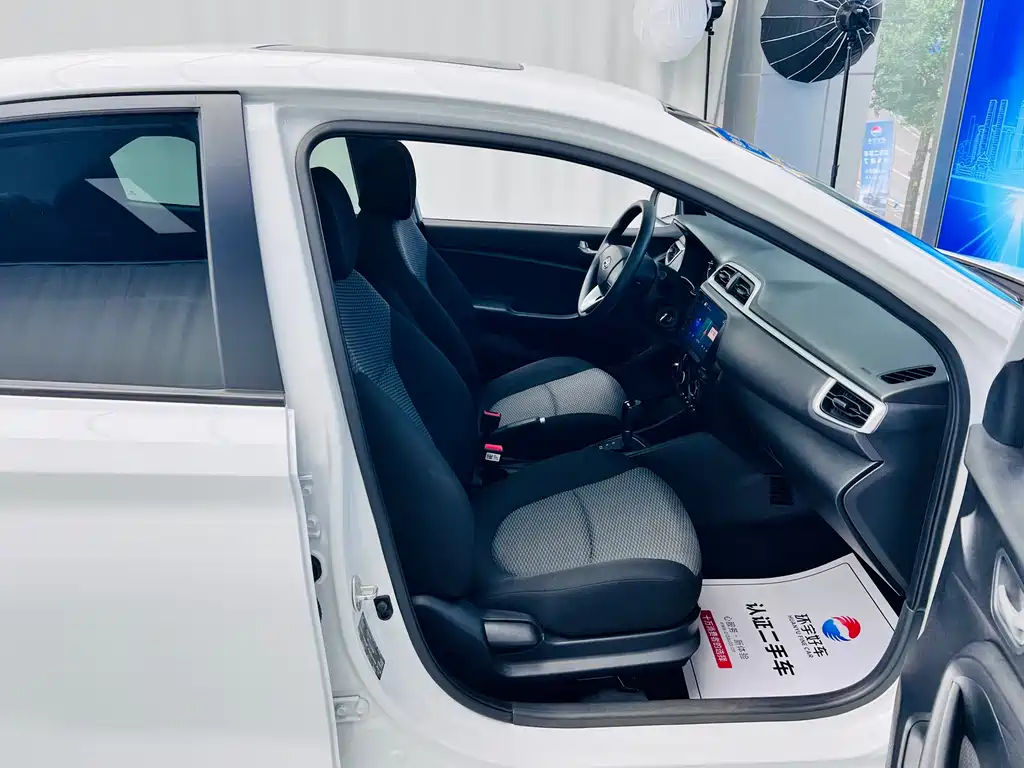 Hyundai Verna 2018 — фото 21