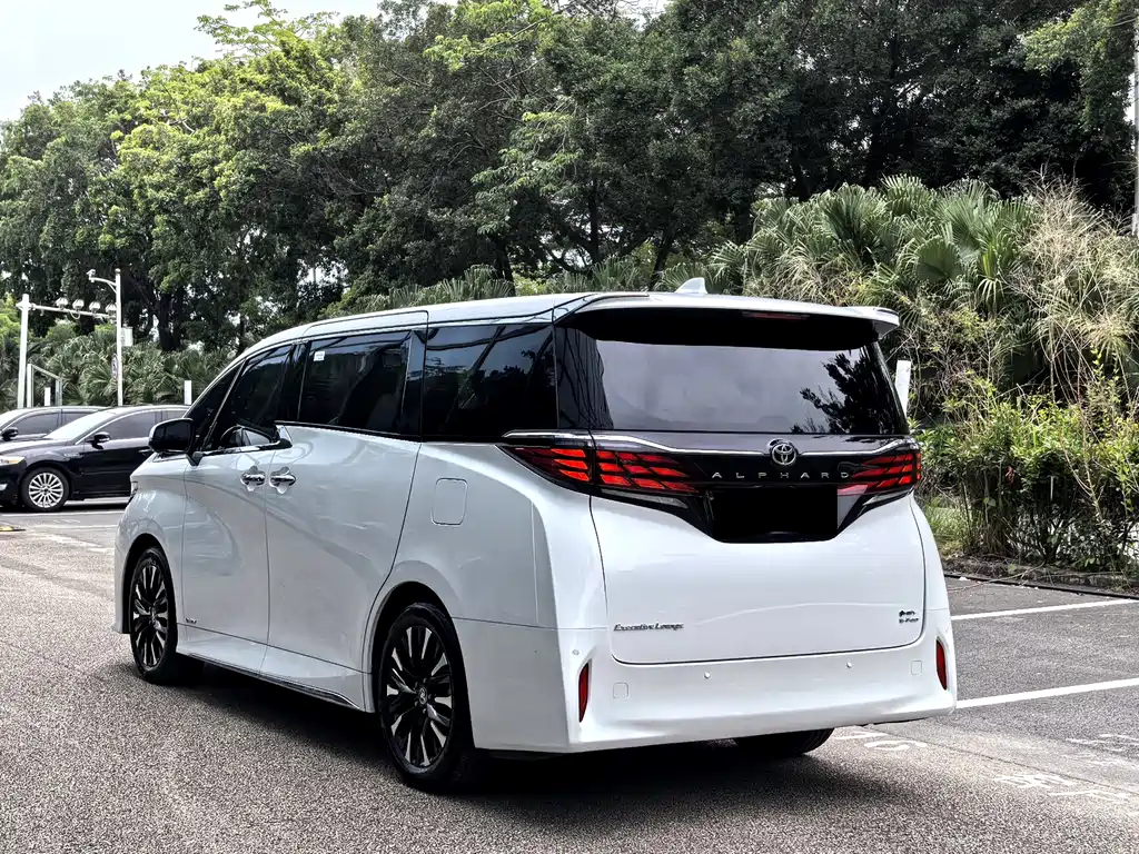 Toyota Alphard 2024 — фото 21