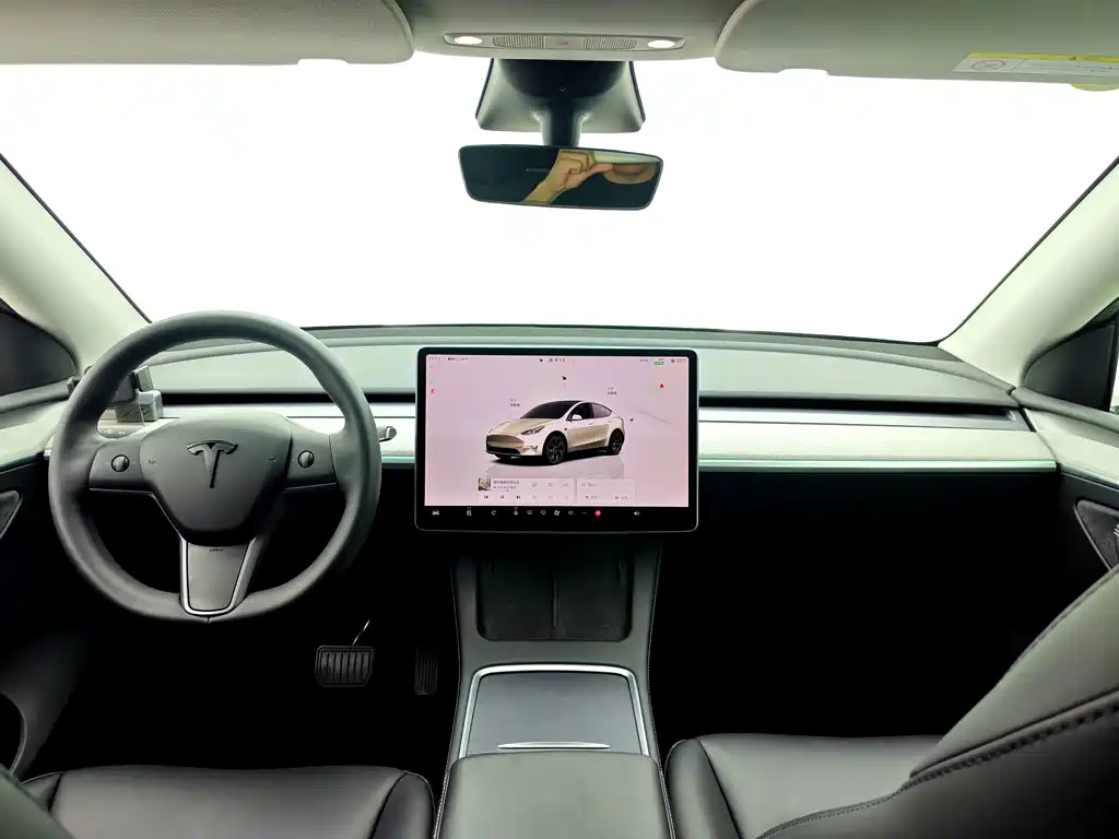 Tesla Model Y 2023 — фото 9