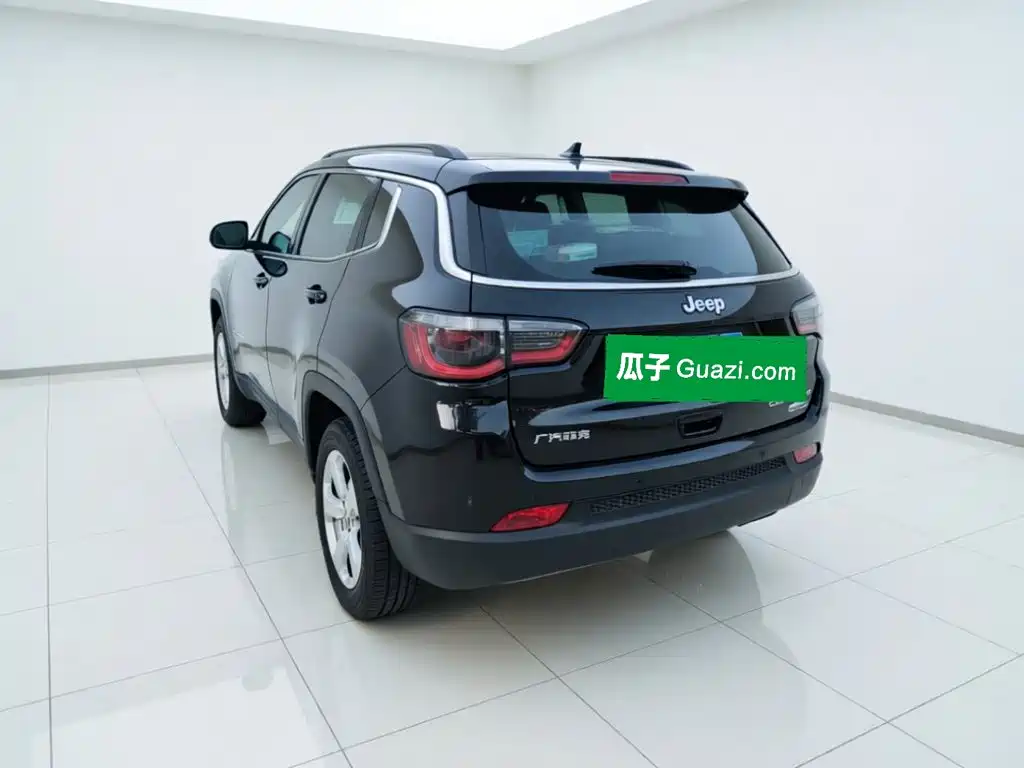 Jeep Compass 2018 — фото 25