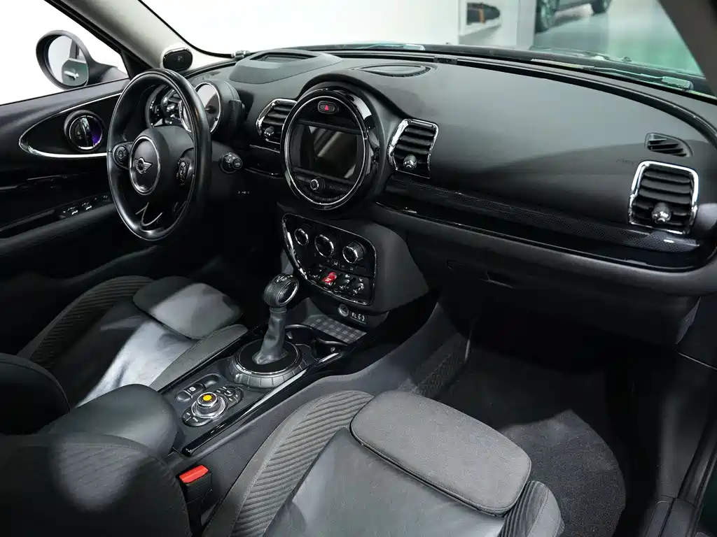 MINI Clubman 2016 — фото 11