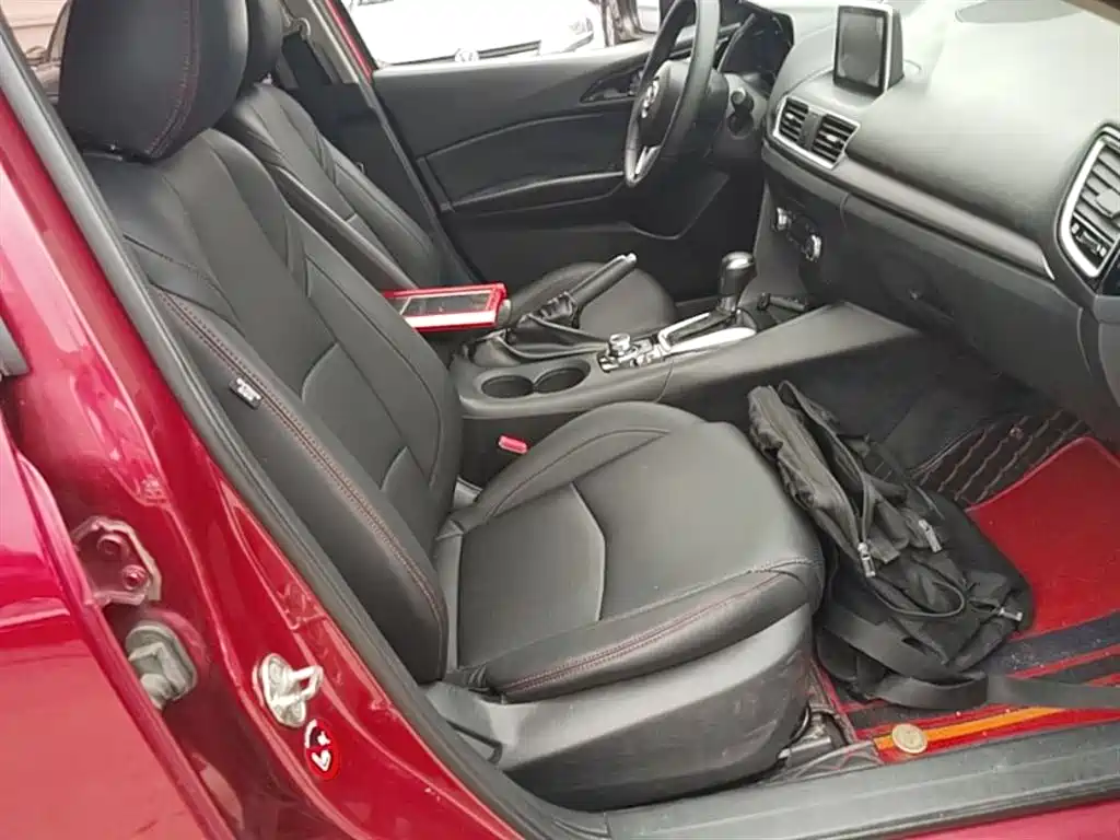 Mazda 3 Axela 2016 — фото 25
