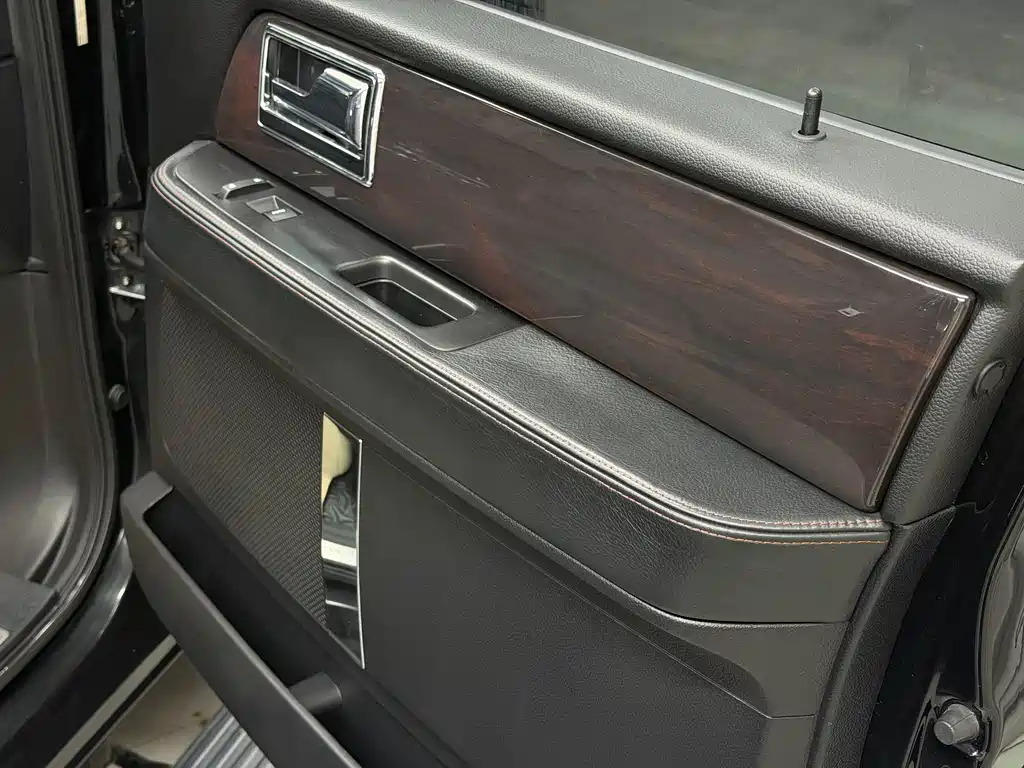 Lincoln Navigator 2017 — фото 14