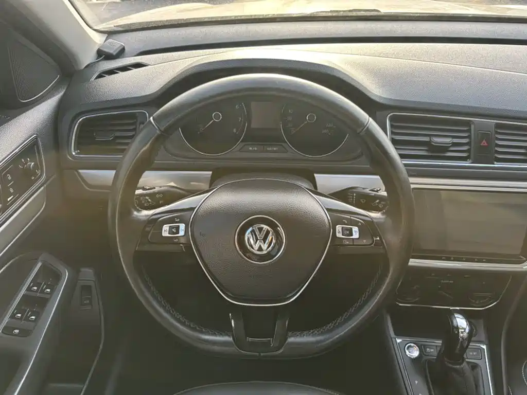 Volkswagen Lavida 2018 — фото 17