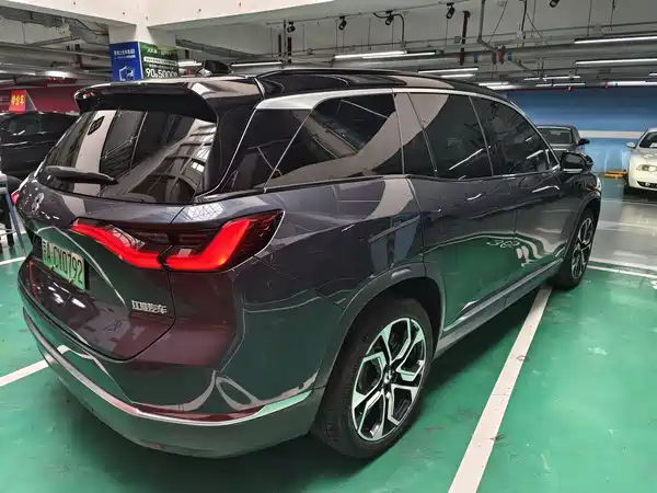NIO ES8 2020